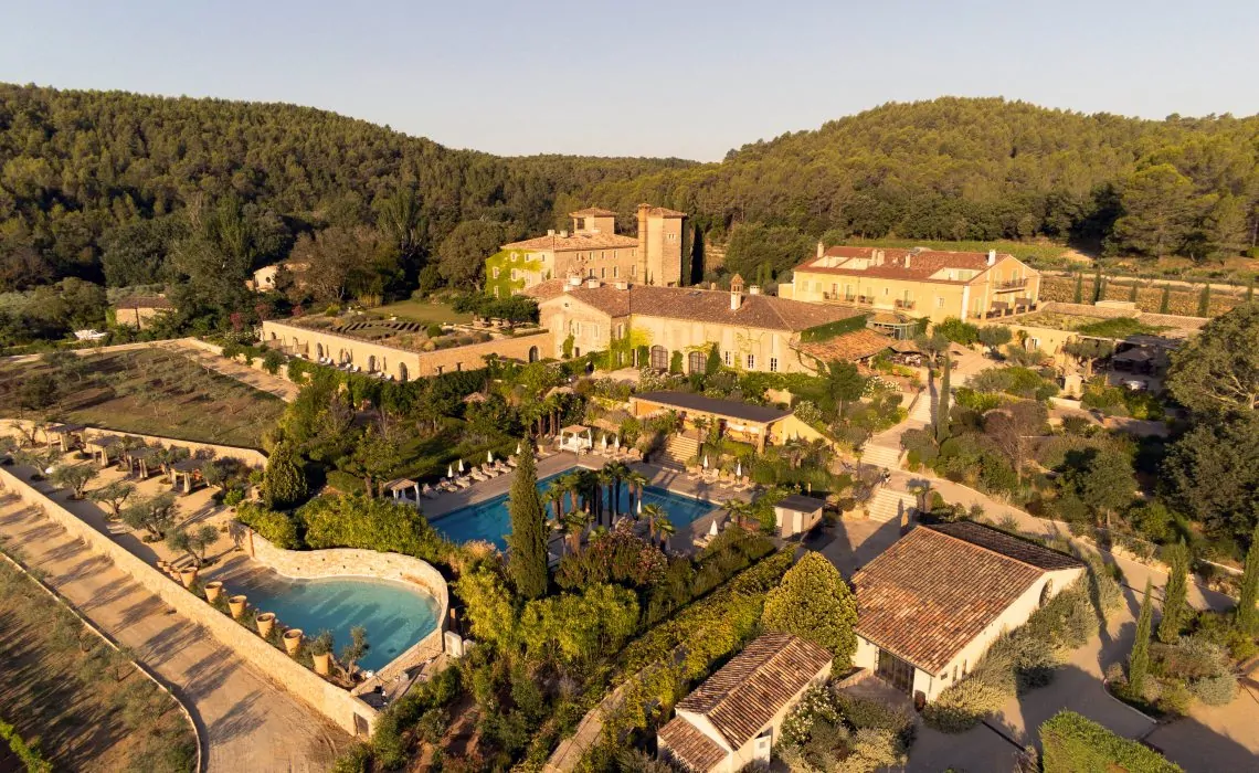 Terrasse dressée d’un domaine d’exception