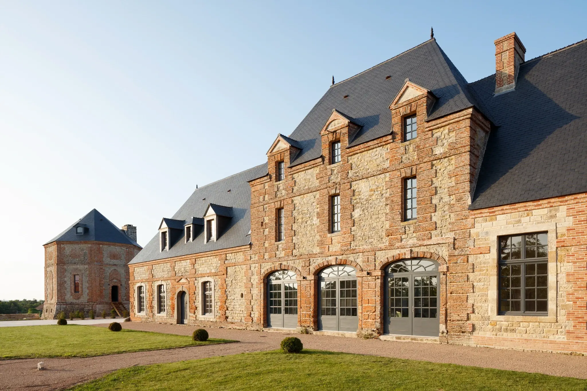 Château et miroir d’eau en Île-de-France