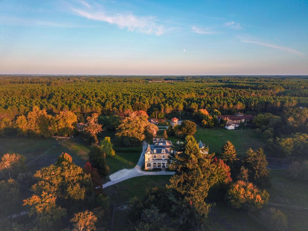 Château et domaine viticole proche de Bordeaux, France